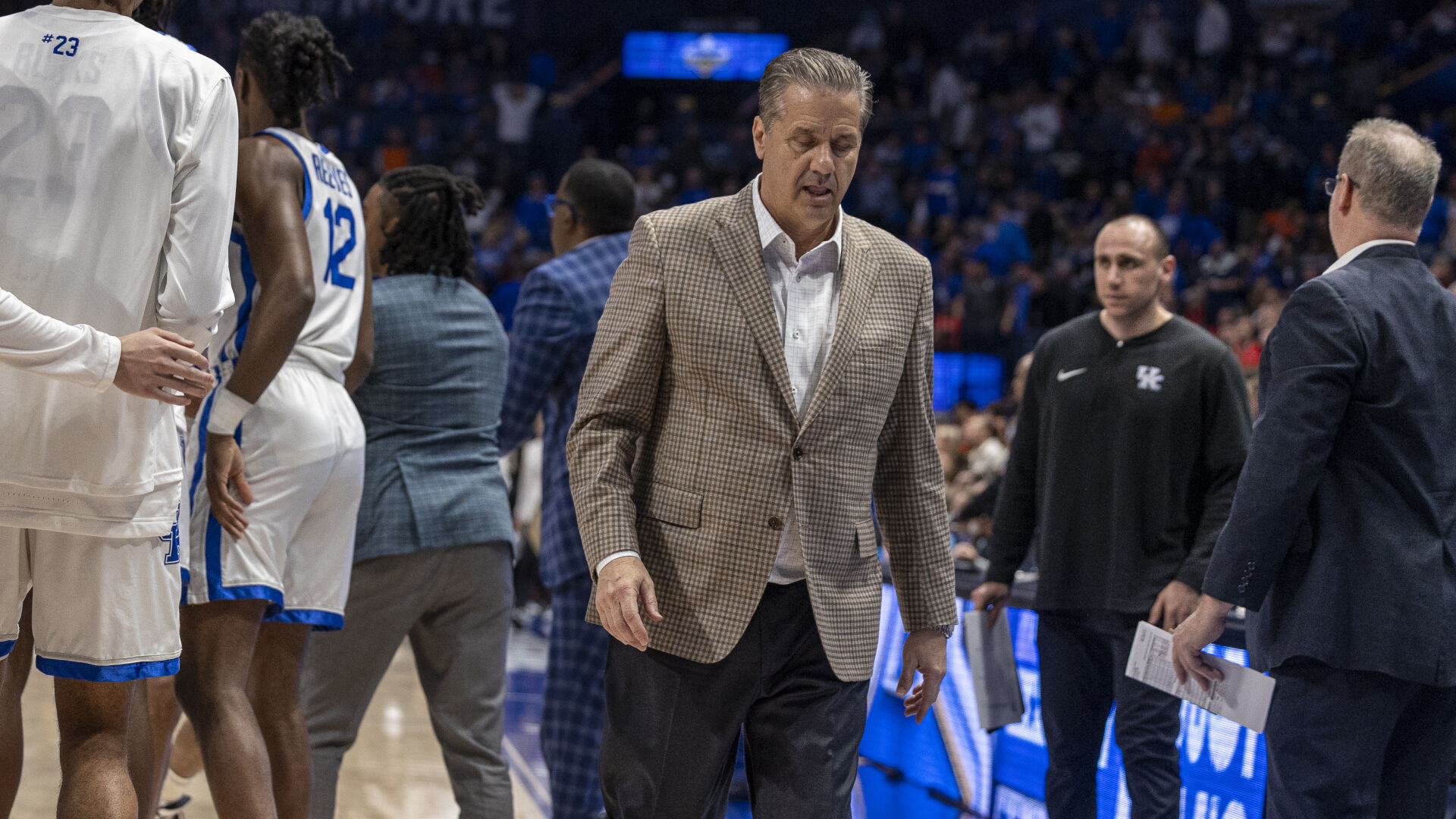 BOZICH | With Calipari gone, Barnhart must grapple with a UK legacy in transition
